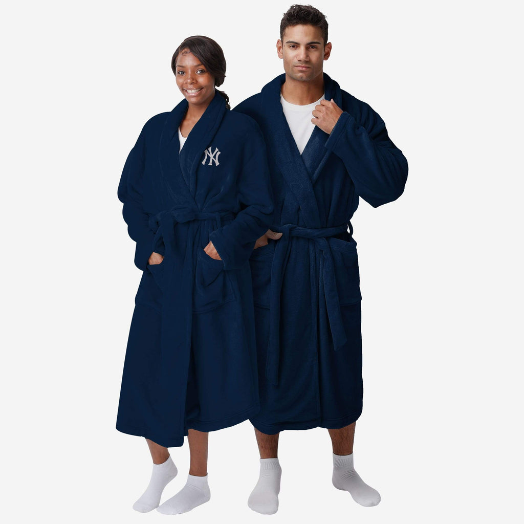 New York Yankees Lazy Day Team Robe FOCO - FOCO.com