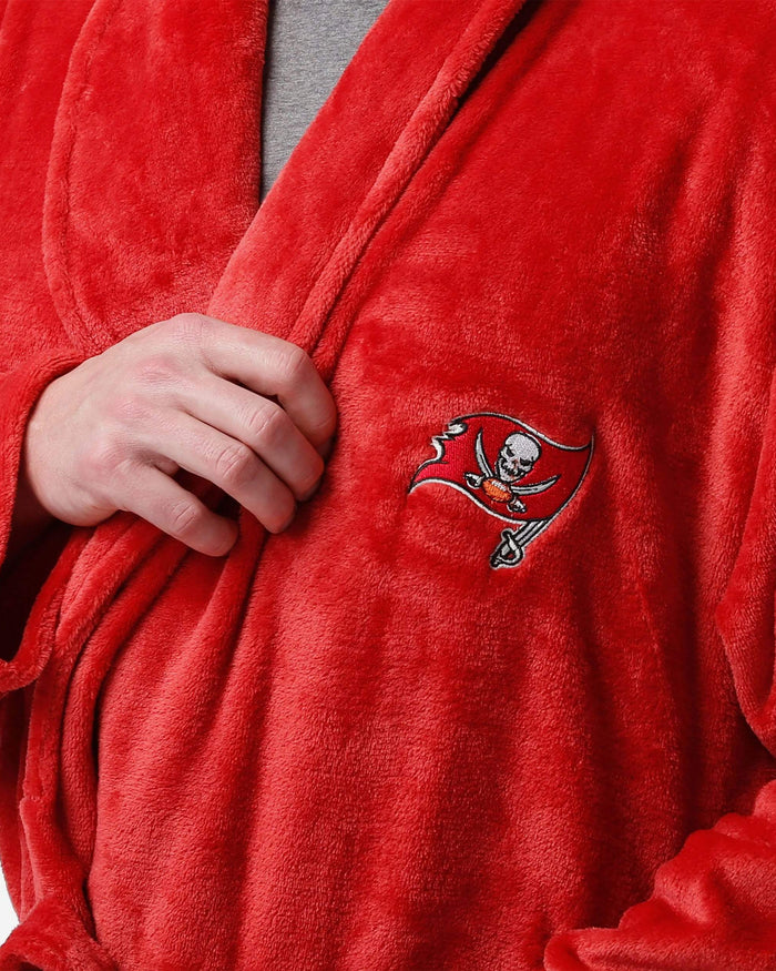 Tom Brady Tampa Bay Buccaneers Lazy Day Team Robe FOCO - FOCO.com