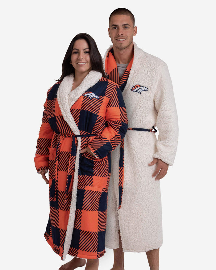 Denver Broncos Lounge Life Reversible Robe FOCO S/M - FOCO.com