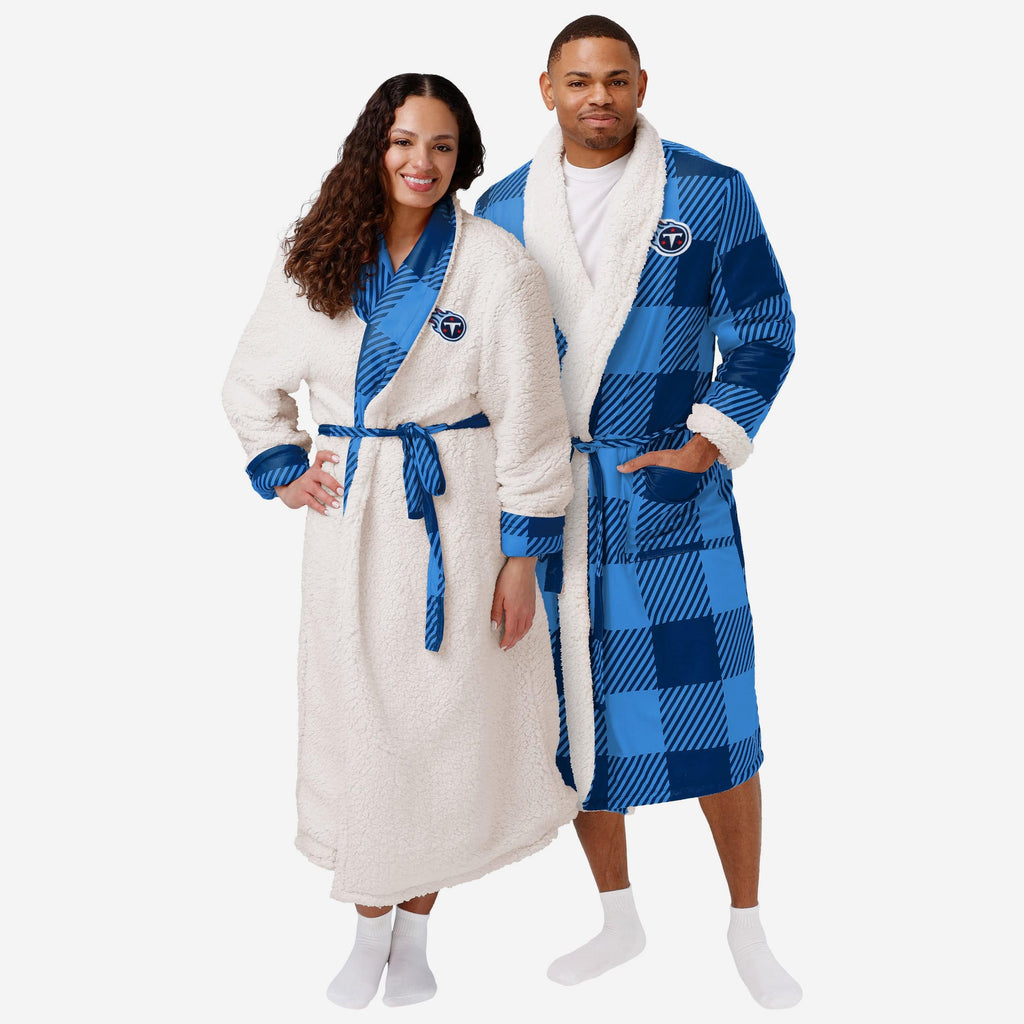 Tennessee Titans Lounge Life Reversible Robe FOCO S/M - FOCO.com