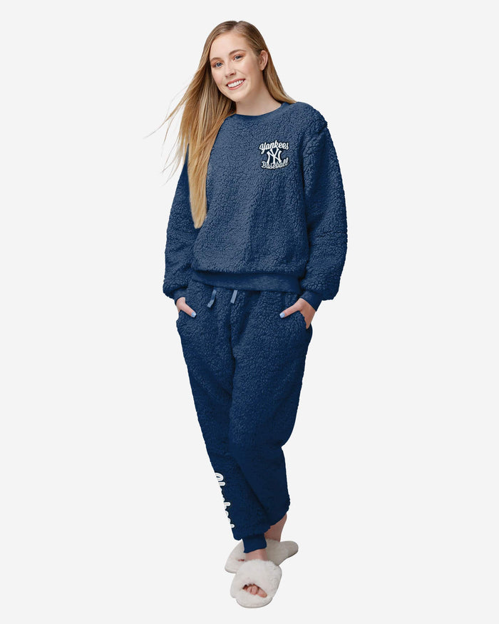 New York Yankees Womens Sherpa Lounge Set FOCO S - FOCO.com