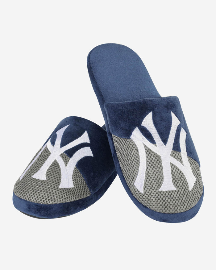 New York Yankees Team Logo Staycation Slipper FOCO - FOCO.com