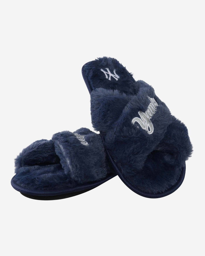 New York Yankees Womens Script Wordmark Fur Cross Slide FOCO - FOCO.com