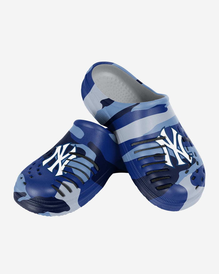 New York Yankees Tonal Camo Clog FOCO - FOCO.com