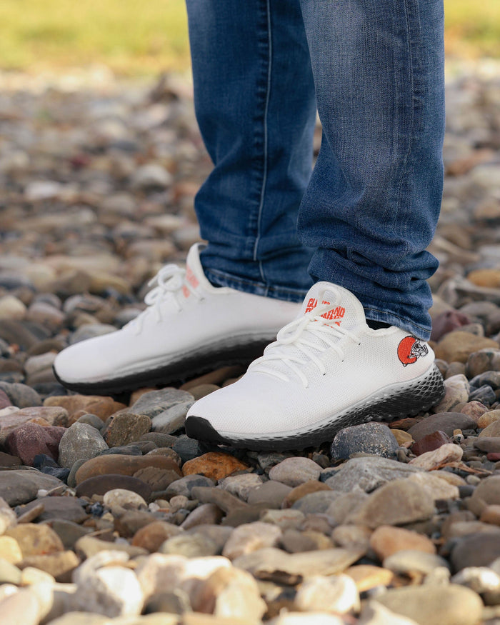 Cleveland Browns Gradient Midsole White Sneakers FOCO - FOCO.com