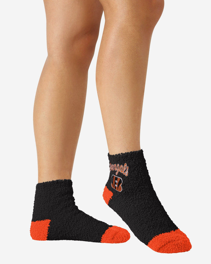 Cincinnati Bengals 2 Pack Womens Script Logo Fuzzy Ankle Socks FOCO - FOCO.com