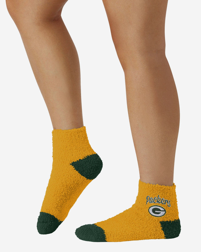 Green Bay Packers 2 Pack Womens Script Logo Fuzzy Ankle Socks FOCO - FOCO.com