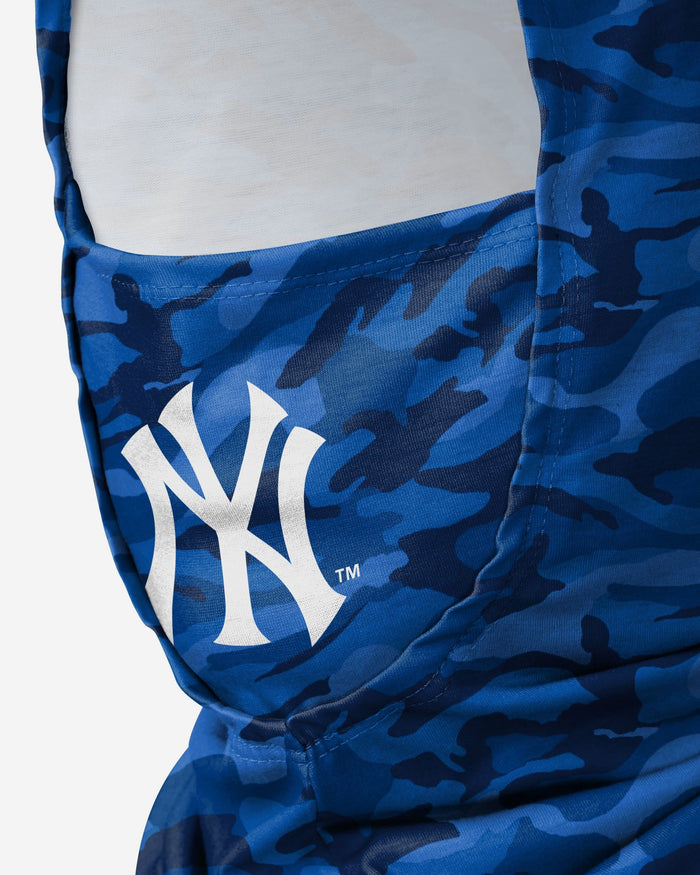 New York Yankees Camo Lightweight Hooded Gaiter FOCO - FOCO.com