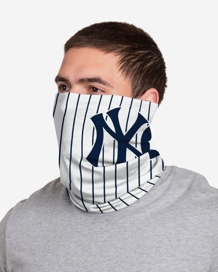 New York Yankees Big Logo Gameday Gaiter Scarf FOCO - FOCO.com