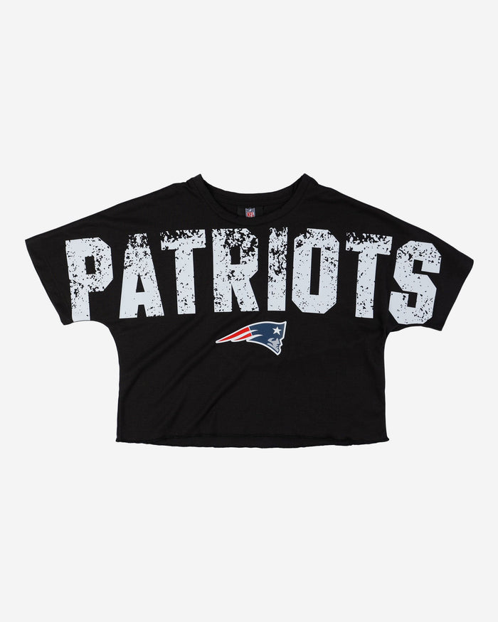 New England Patriots Womens Petite Distressed Wordmark Crop Top FOCO - FOCO.com