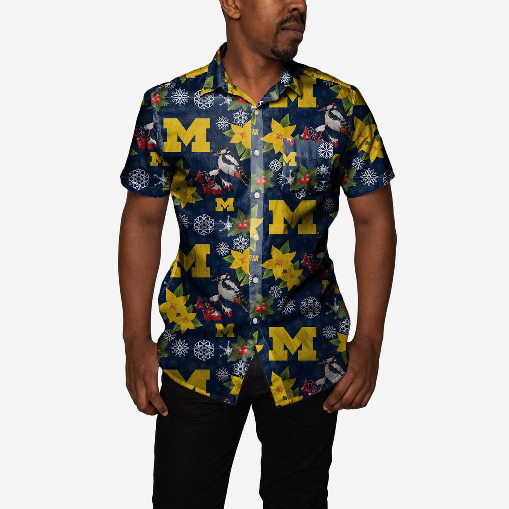 Michigan Wolverines Mistletoe Button Up Shirt FOCO S - FOCO.com